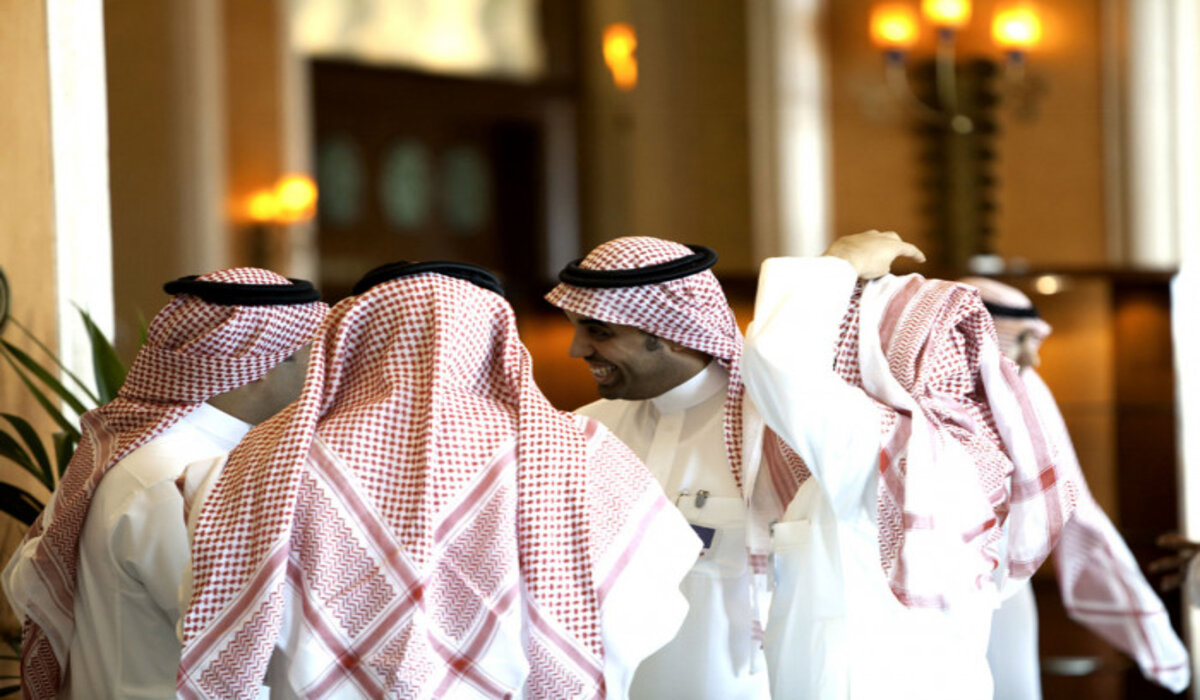 عاجل .. بناءً على مقترح ولي العهد بموافقة خادم الحرمين الشريفين ارتداء الزي الوطني السعودي بأمر ملكي