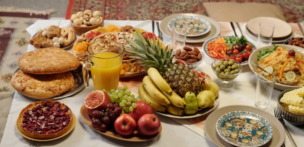 منيو خاص للعزومات.. جدول اكلات رمضان 2025 قائمة مأكولات خفيفة لـ30 يوم